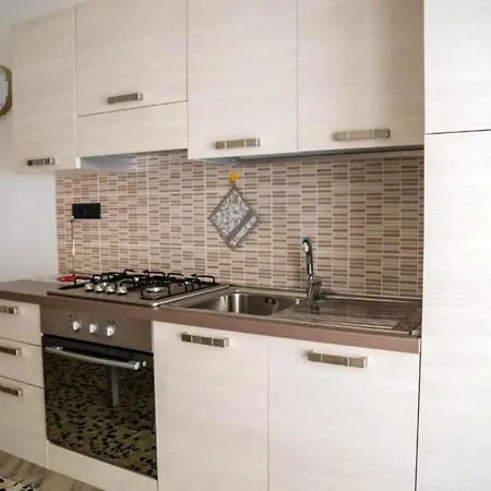 With 2 Bedrooms In With Wifi Διαμέρισμα Lamezia Terme