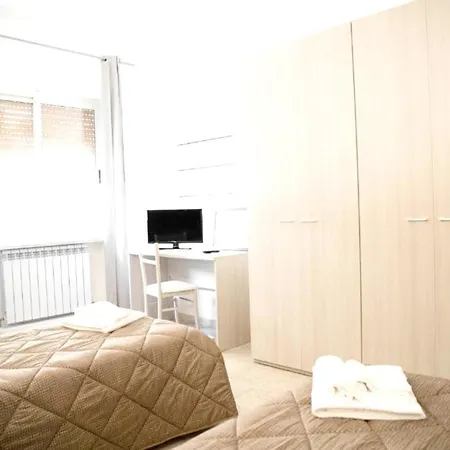 With 2 Bedrooms In With Wifi *