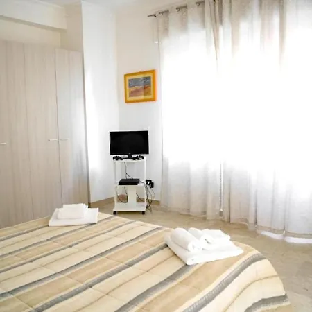With 2 Bedrooms In With Wifi