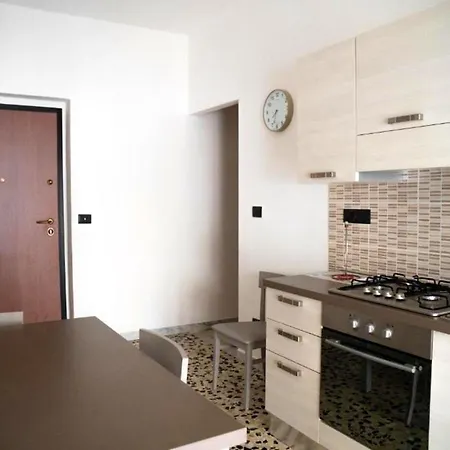 Διαμέρισμα With 2 Bedrooms In With Wifi *