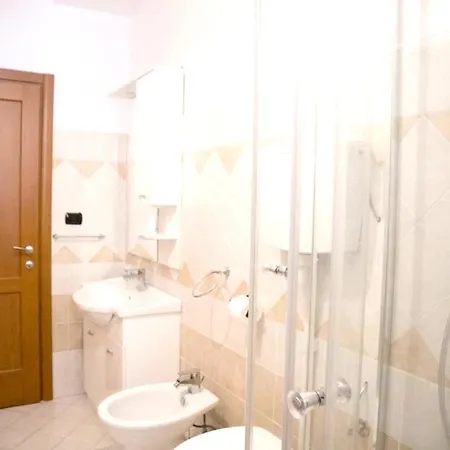 With 2 Bedrooms In With Wifi *
