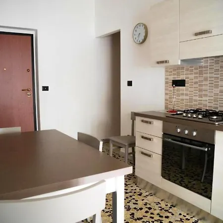 Διαμέρισμα With 2 Bedrooms In With Wifi