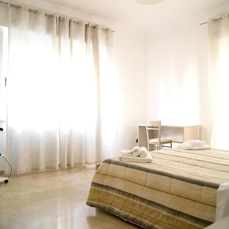 With 2 Bedrooms In With Wifi Διαμέρισμα